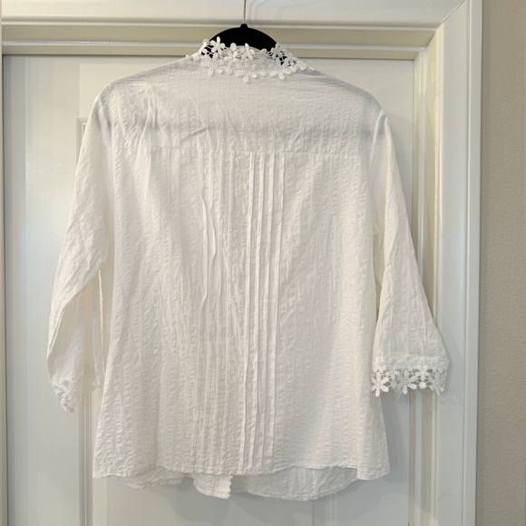 FARYSAYS Women's Lace Crochet V Neck Button Down Blouse - L - Picture 5 of 12